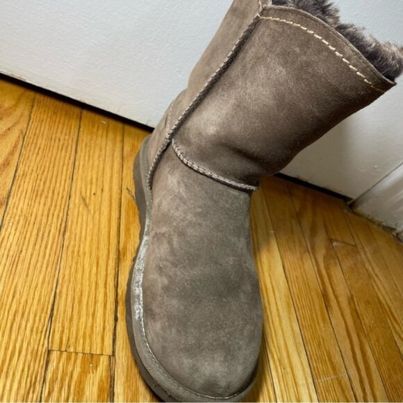 UGG Brown Boots size US 6 - Picture 12 of 13